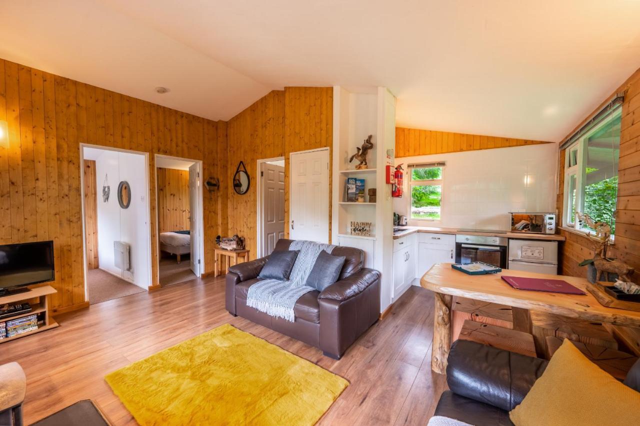 Ancarraig Lodges Drumnadrochit Exterior foto